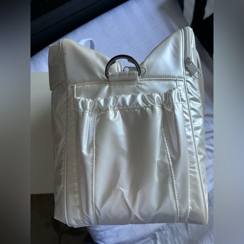LUG TROLLEY BUS DUFFLE BAG METALLIC DIAMOND NWT - Picture 2 of 6
